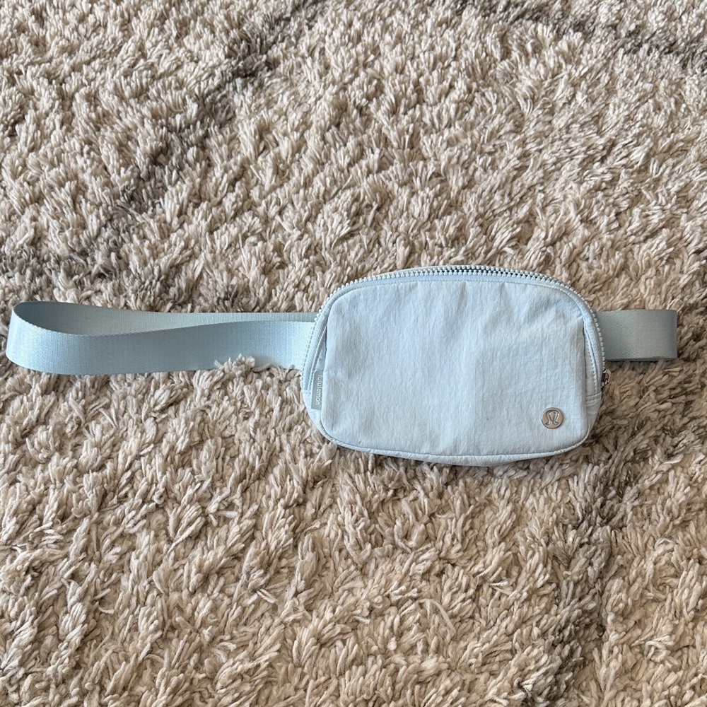Lululemon Athletica light Blue Kids Belt Bag
